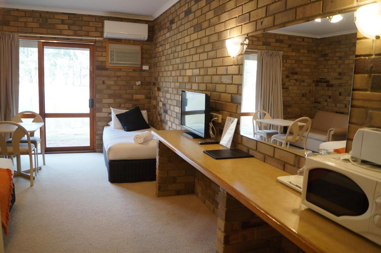 Magdala Motor Lodge & Lakeside Restaurant Stawell Esterno foto