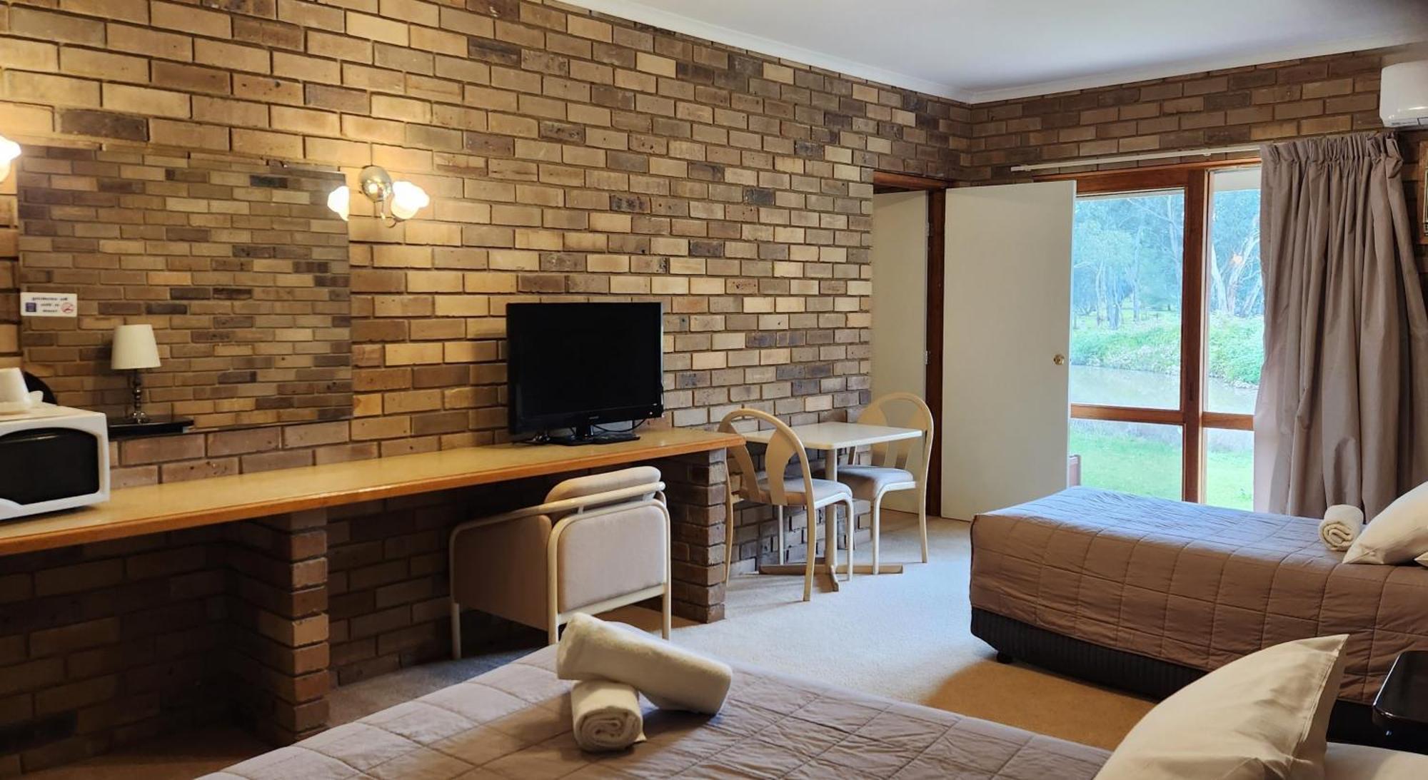 Magdala Motor Lodge & Lakeside Restaurant Stawell Esterno foto