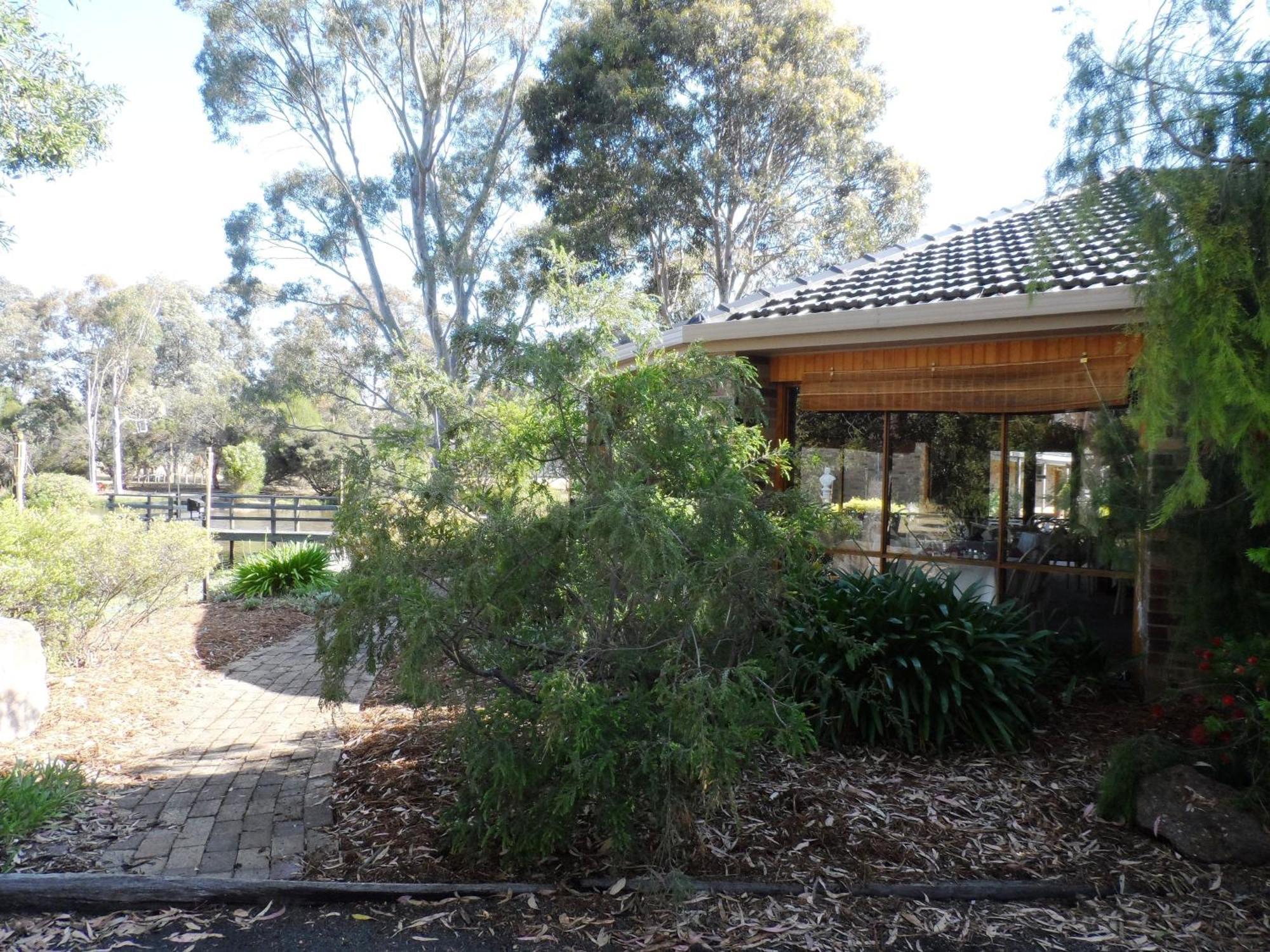 Magdala Motor Lodge & Lakeside Restaurant Stawell Esterno foto