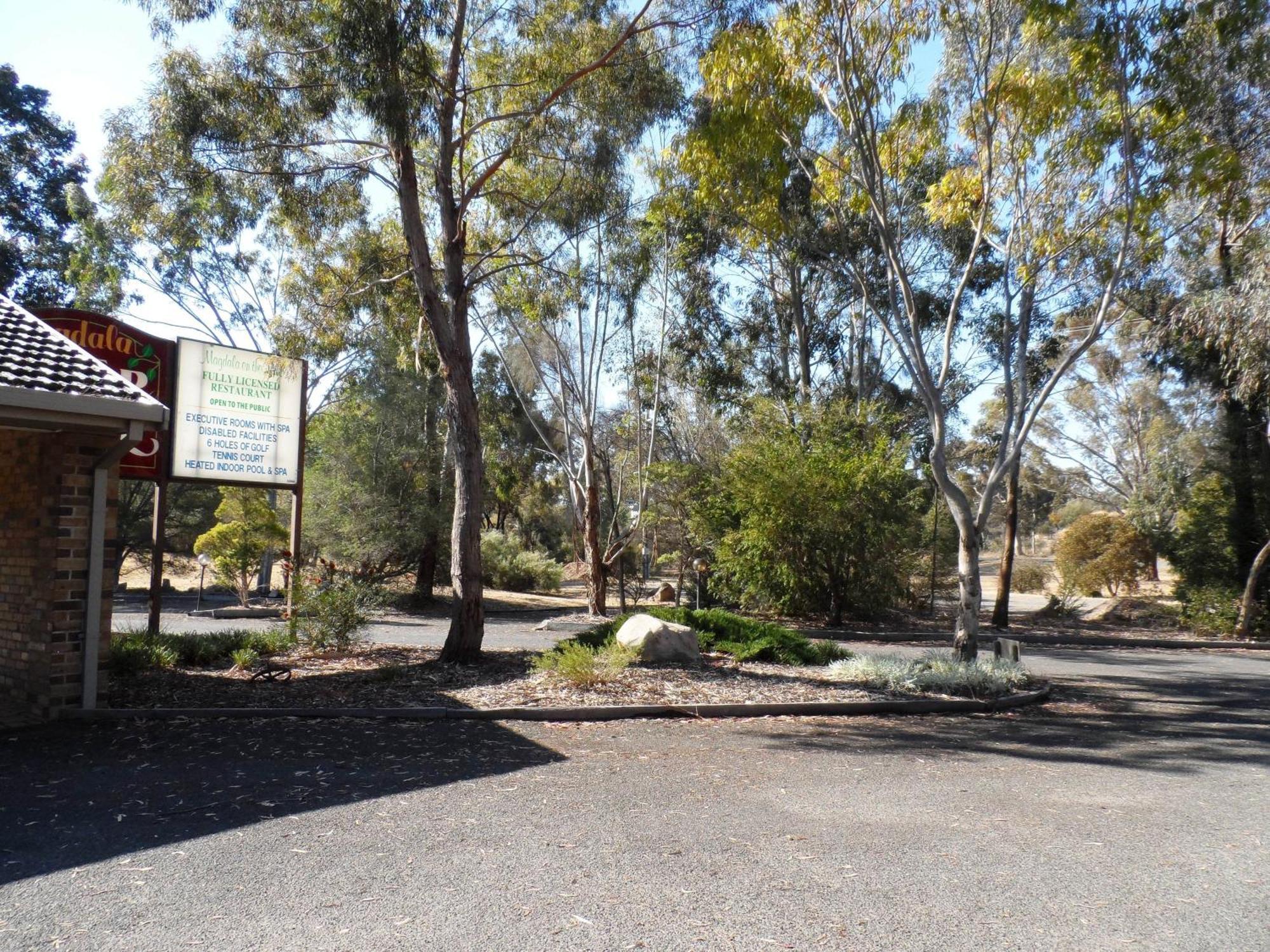 Magdala Motor Lodge & Lakeside Restaurant Stawell Esterno foto