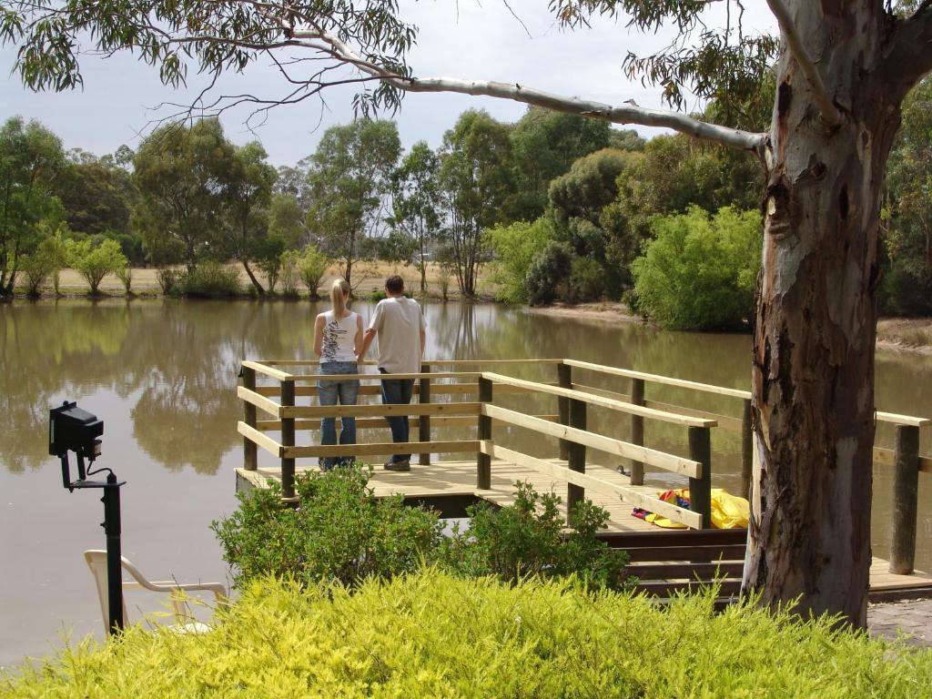 Magdala Motor Lodge & Lakeside Restaurant Stawell Esterno foto