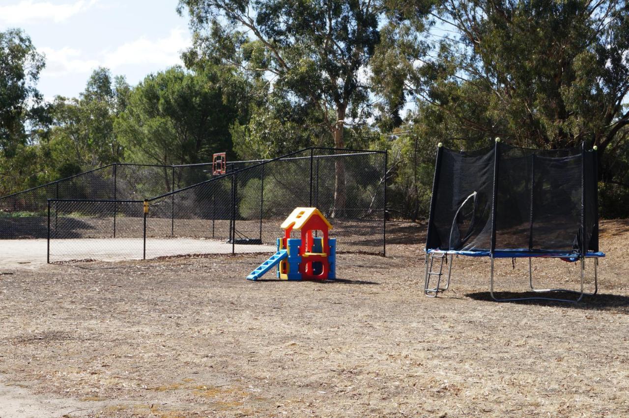 Magdala Motor Lodge & Lakeside Restaurant Stawell Esterno foto